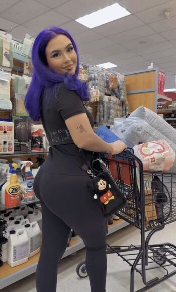 Mary liven page 3 image