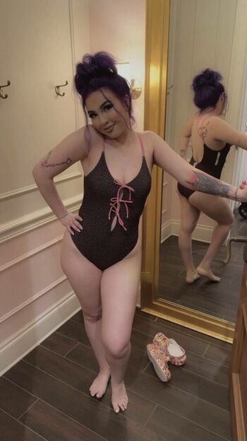 Mary liven page 3 image