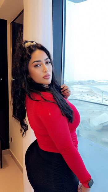 Mathira m image