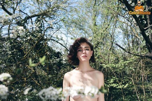 Matilda de angeli image