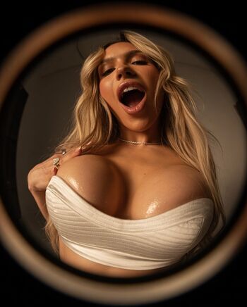 Maxxine Dupri