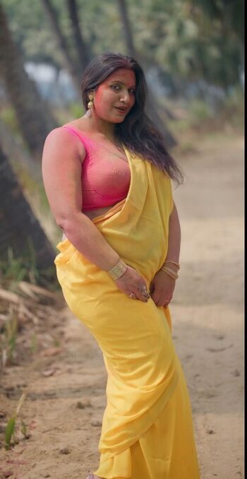 Maya the doe eye girl image