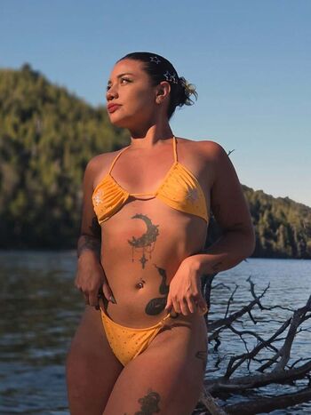 Melani cisneros image