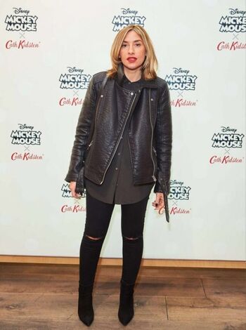Melanie blatt image