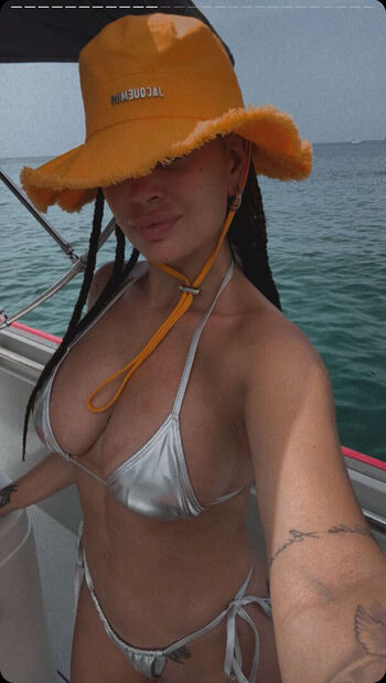 Melanie dacruz image