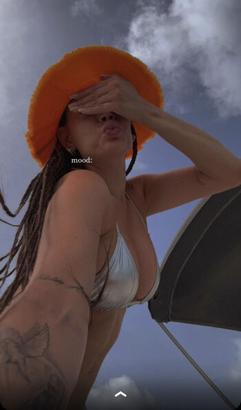 Melanie dacruz image
