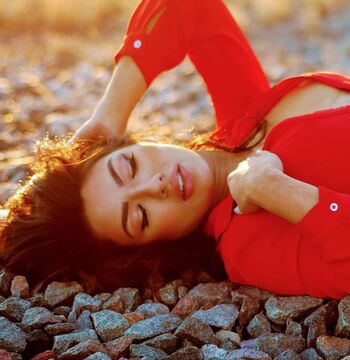 Melanie san roman image