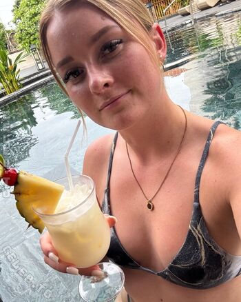 Melanietesss image