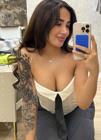 Melek azad image