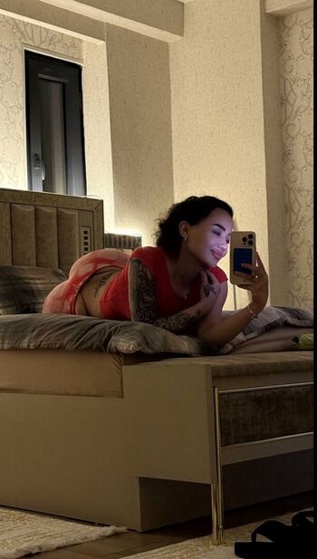 Melek azad image