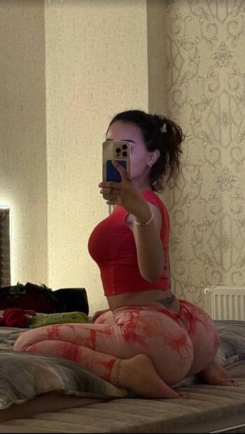 Melek azad image