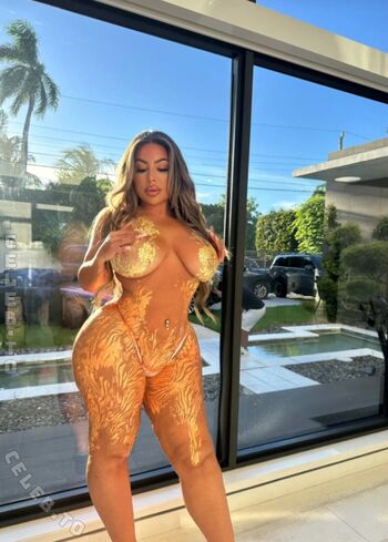 Melina million image