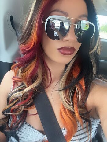 Mercedes mone image