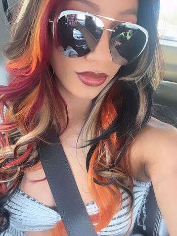 Mercedes mone image
