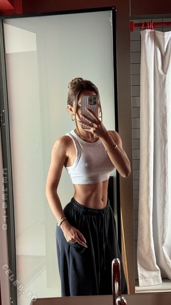 Merve ozkan image