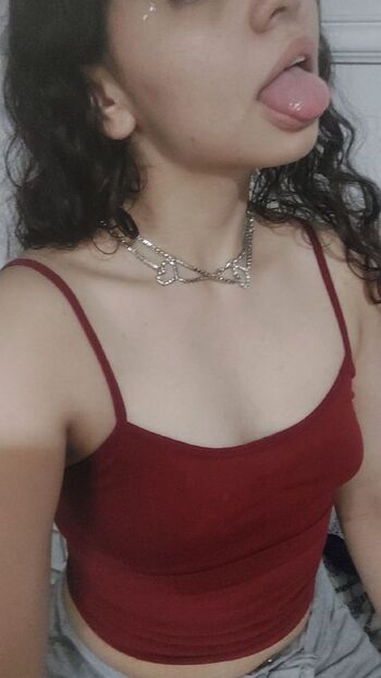 Mia basanes image