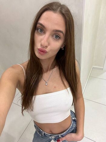Mia evans image