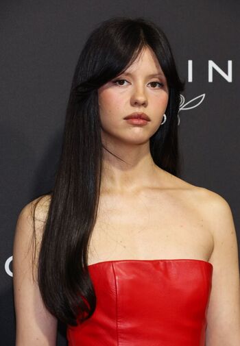 Mia goth image