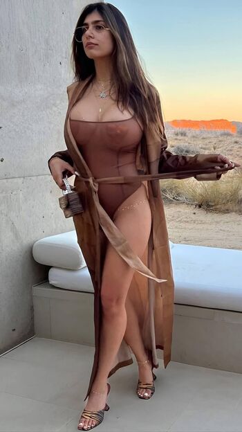 Mia khalifa 1 image
