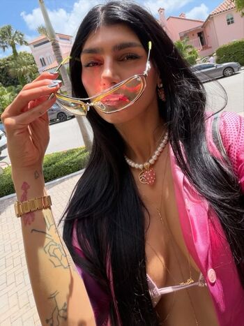 Mia khalifa 1 image