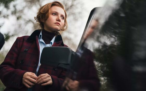 Mia mckenna bruce image