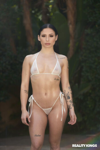Mia moore image