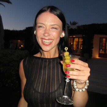 Mia tomlinson image
