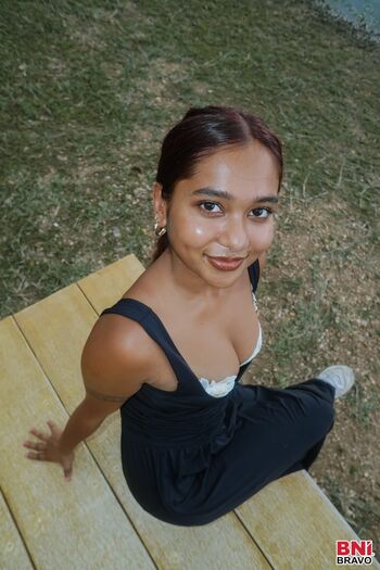 Mia z image
