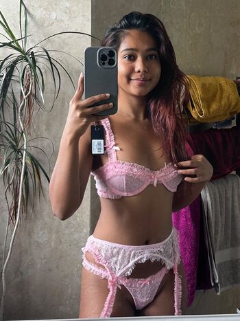 Mia z image