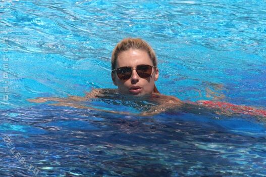 Michelle hunziker page 10 image