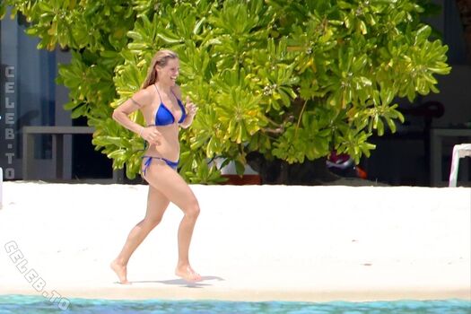 Michelle hunziker page 3 image