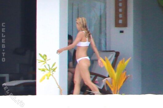 Michelle hunziker page 3 image