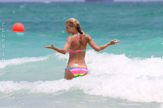 Michelle hunziker image