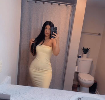 Michellee orozco image