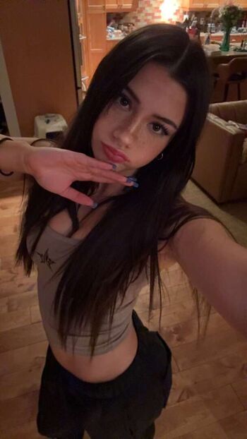 Mikayla campinos 1 image