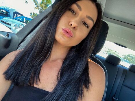 Milan bella comley image