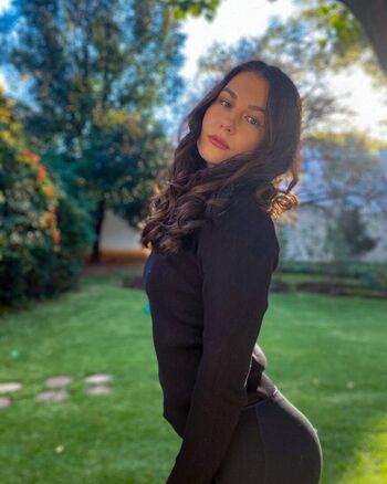 Milan bella comley image