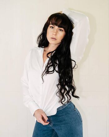 Milan bella comley image