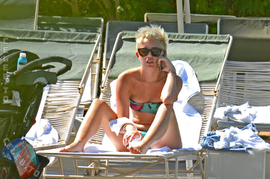 Miley cyrus page 3 image