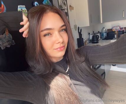 Mileyreyes 1 image