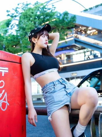 Mina pochico image