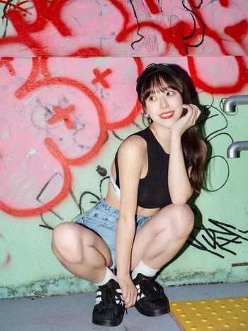 Mina pochico image