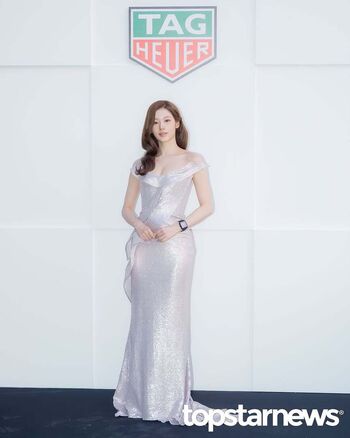 Minatozaki sana image