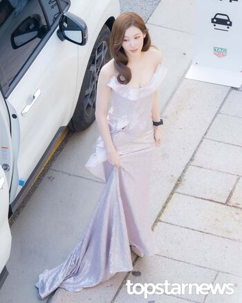 Minatozaki sana image