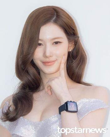 Minatozaki sana image