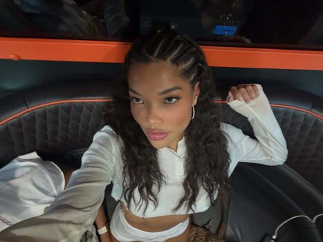 Ming lee simmons image