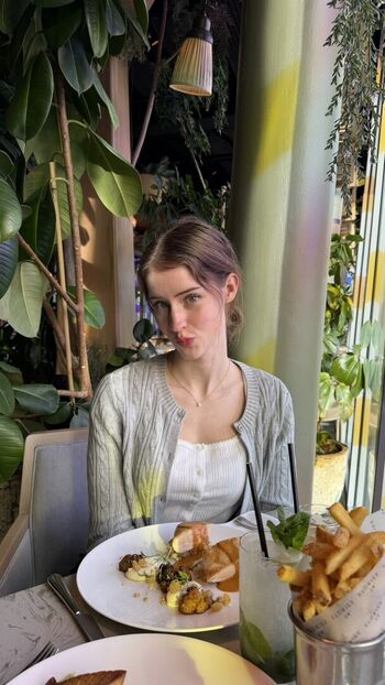 Mira 004 page 8 image