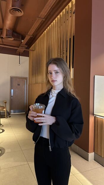 Mira 004 page 7 image