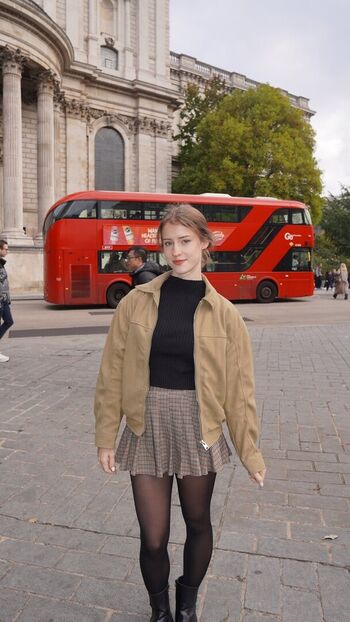 Mira 004 page 5 image