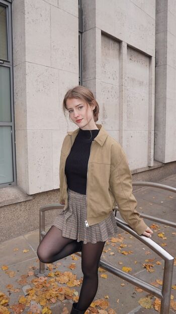 Mira 004 page 5 image